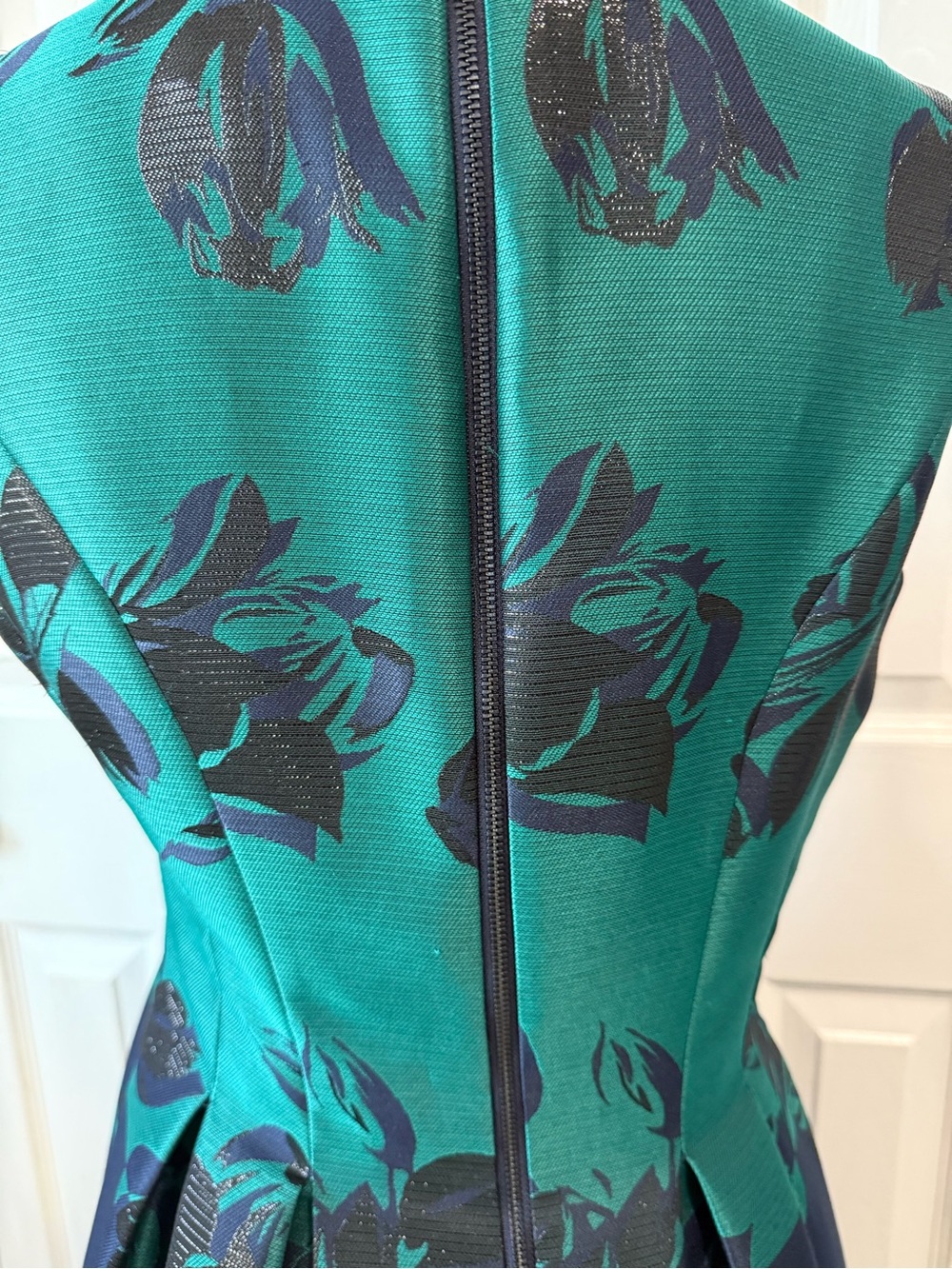 Vince Camuto Emerald & Navy Floral Jacquard Fit & Flare Cocktail Dress Sz 4 - Picture 4 of 12